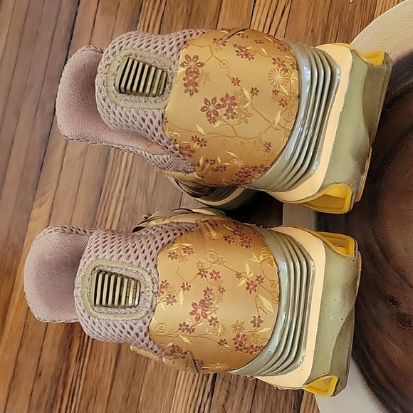 Womens Nike Shox Gravity 'Metallic Gold', Size 8.5 - Picture 3 of 9